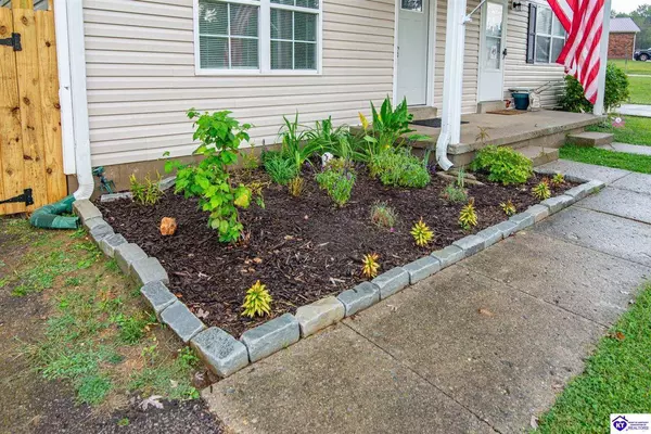 1388 Kingswood Way, Radcliff, KY 40160