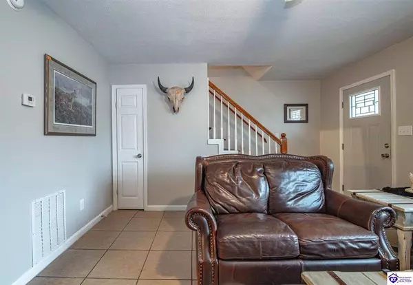 1388 Kingswood Way, Radcliff, KY 40160