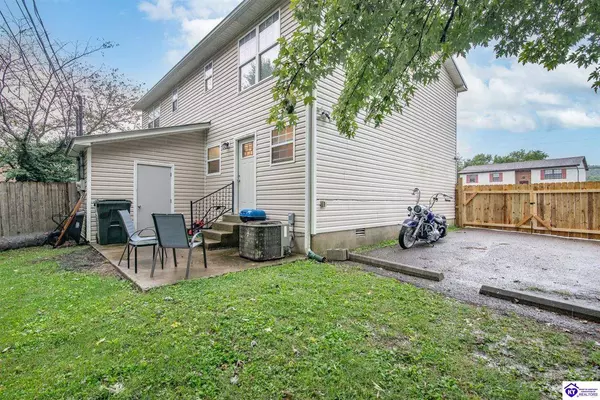 1388 Kingswood Way, Radcliff, KY 40160