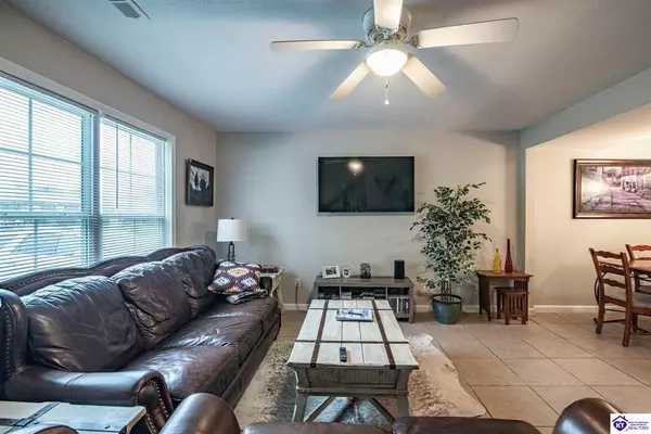 1388 Kingswood Way, Radcliff, KY 40160