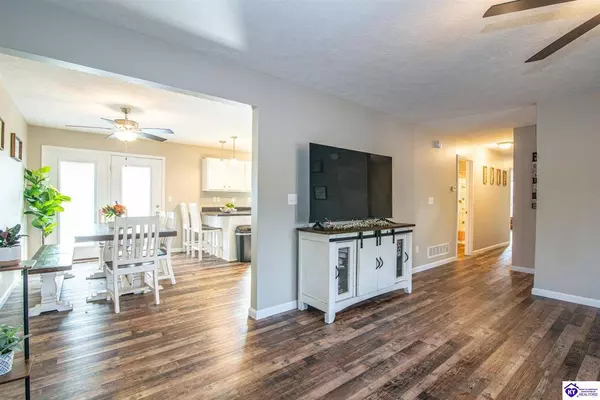 90 Charlie Pile Road, Guston, KY 40142