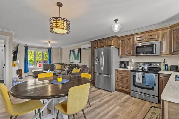 33 Farmland Lane, Conception Bay South, NL A1X 7L7