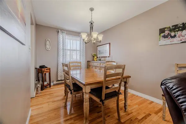 41 Jane Heights, Paradise, NL A1L 1E6