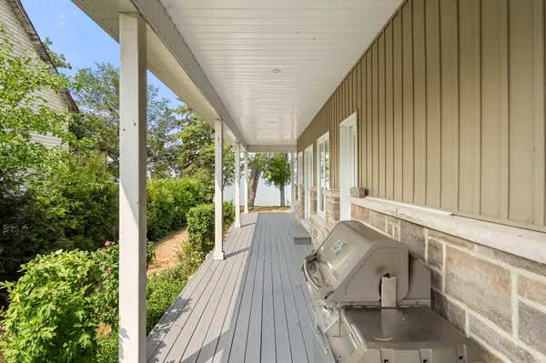 22 Blue Heron DR, Georgina, ON L0E 1N0