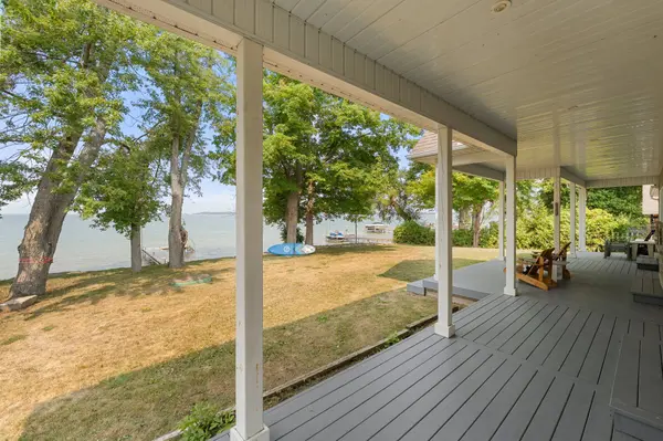 22 Blue Heron DR, Georgina, ON L0E 1N0