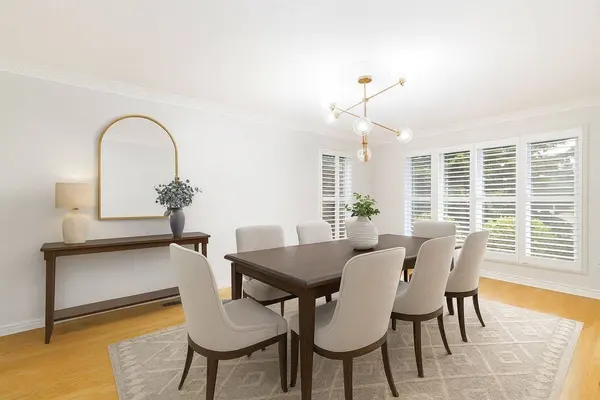 35 Dennis DR, King, ON L7B 1C8