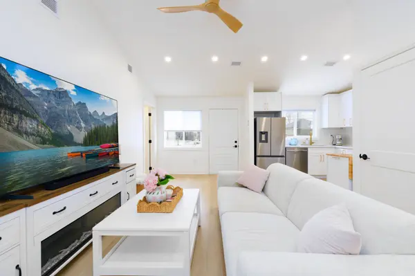 808 Montsell AVE, Georgina, ON L0E 1S0