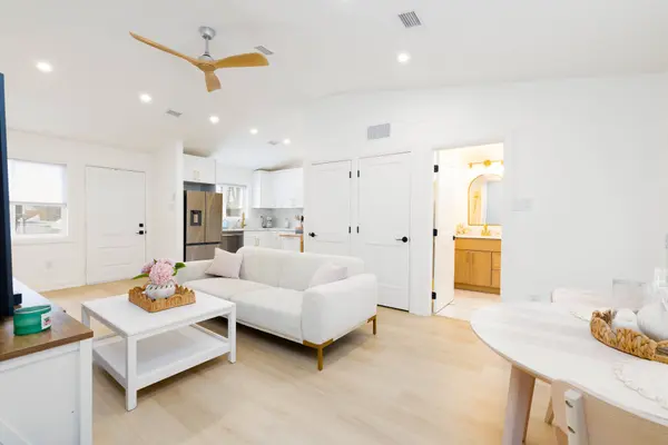 808 Montsell AVE, Georgina, ON L0E 1S0