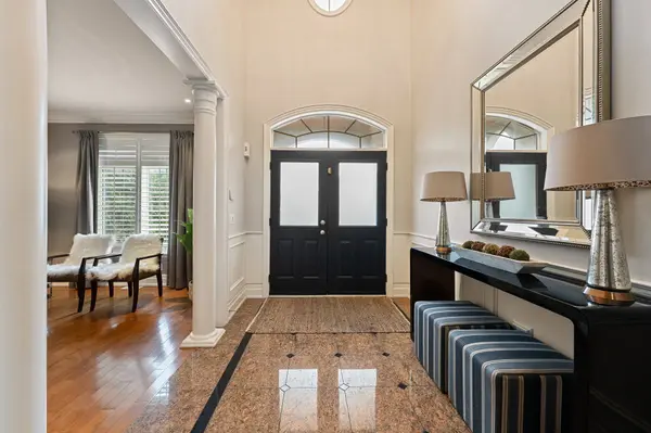 112 Tyler ST, Aurora, ON L4G 2N3