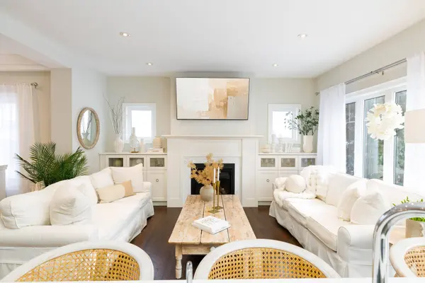 258 Andrew ST, Newmarket, ON L3Y 1H2