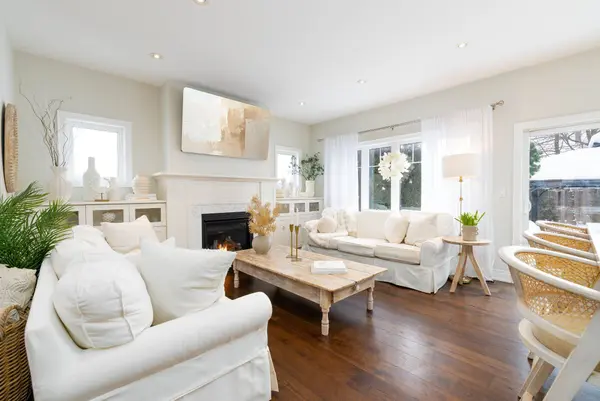 258 Andrew ST, Newmarket, ON L3Y 1H2