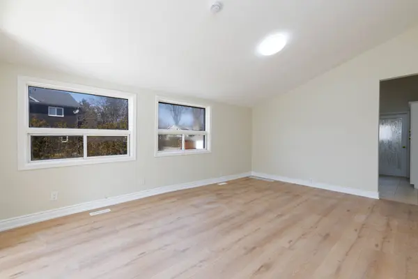 21 Hadden RD, Georgina, ON L0E 1R0