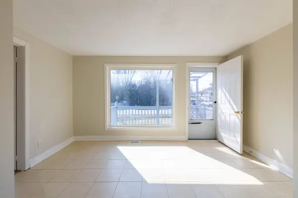 21 Hadden RD, Georgina, ON L0E 1R0