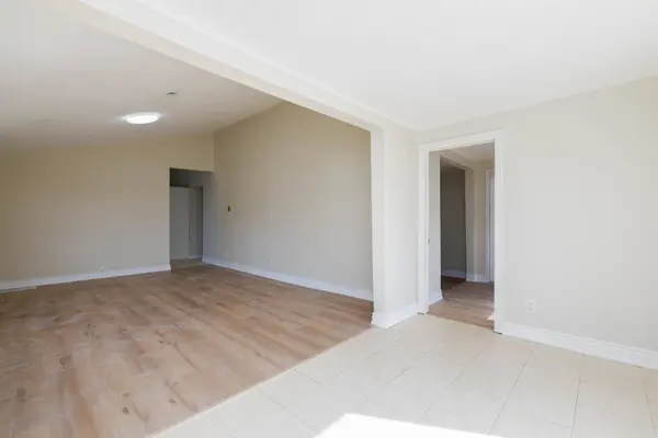 21 Hadden RD, Georgina, ON L0E 1R0