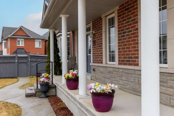 38 Pacfic Rim CT, Richmond Hill, ON L4E 0W8