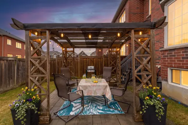 38 Pacfic Rim CT, Richmond Hill, ON L4E 0W8