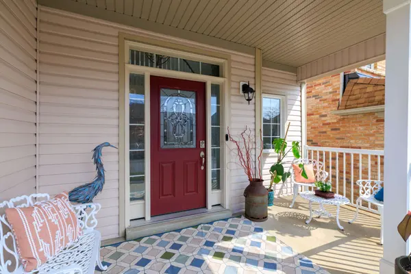 16 Bardawill AVE, Georgina, ON L4P 0E7