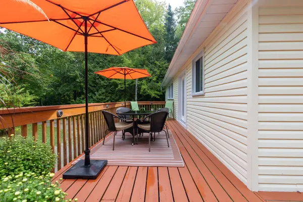 34 Staglir DR, Tiny, ON L9M 0H2