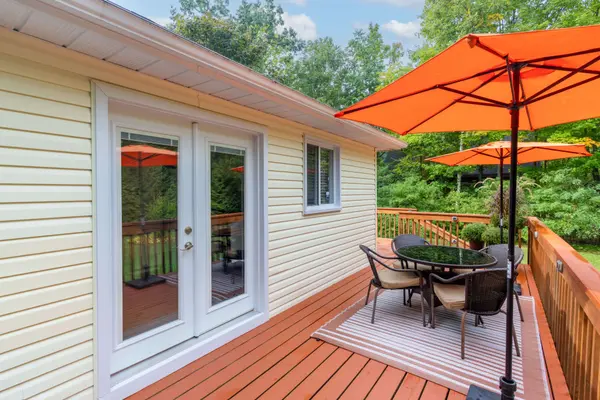 34 Staglir DR, Tiny, ON L9M 0H2