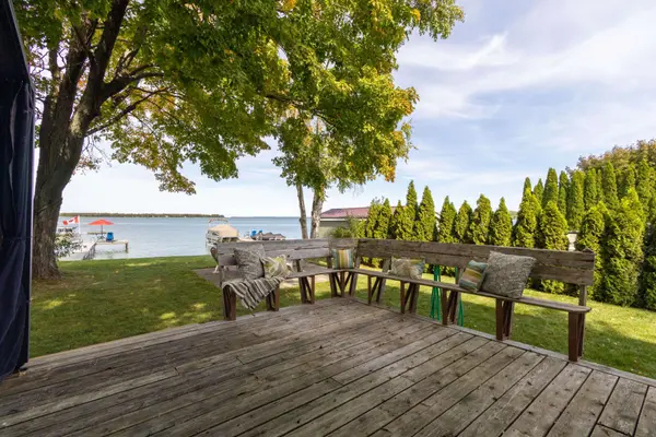 122 Blue Heron DR, Georgina, ON L0E 1N0