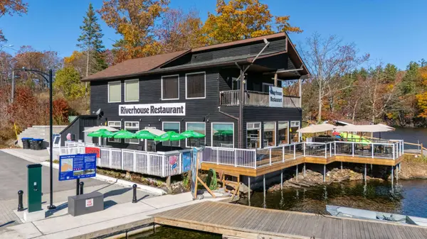 1726 Earl Haid AVE, Severn, ON L0K 1E0