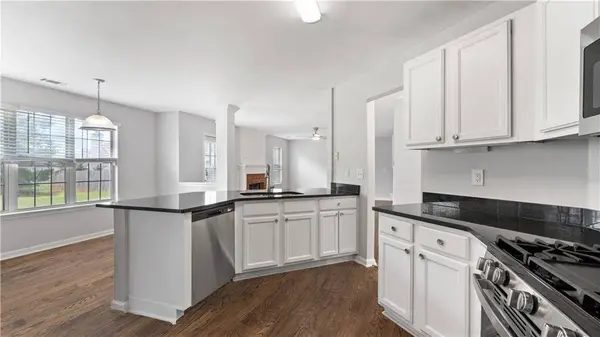 317 Shasta LN, Mcdonough, GA 30253