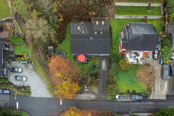 2133 Hope ST, Port Moody, BC V3H 2H9