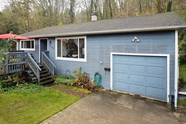 2133 Hope ST, Port Moody, BC V3H 2H9