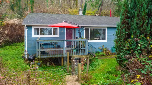 2133 Hope ST, Port Moody, BC V3H 2H9