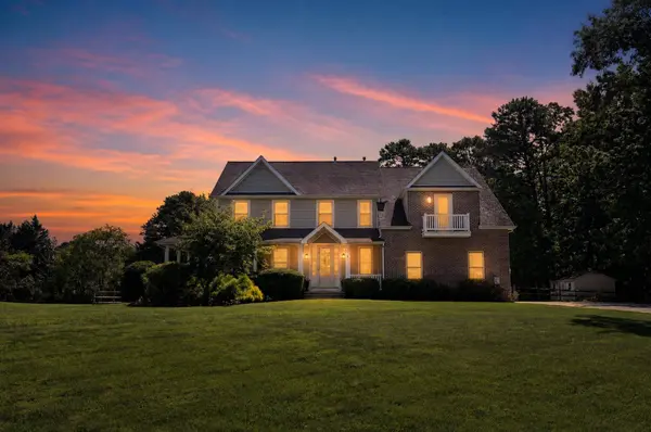8 Galloping Way