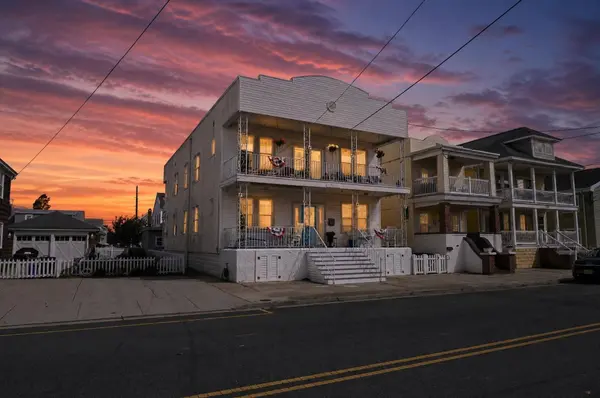 211 E Heather Road, Wildwood Crest, NJ 08260-4256
