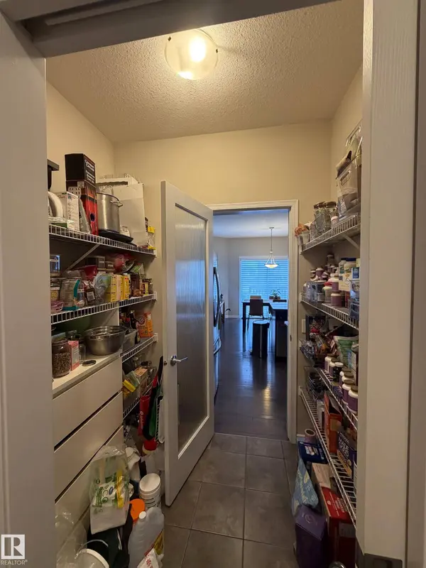 37 CODETTE WY, Sherwood Park, AB T8H 0P3