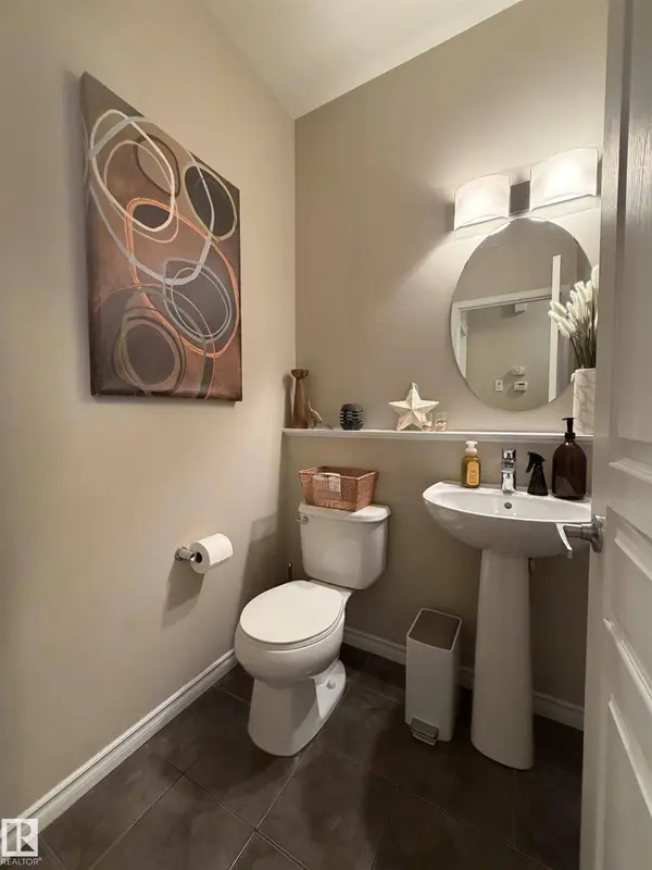 37 CODETTE WY, Sherwood Park, AB T8H 0P3