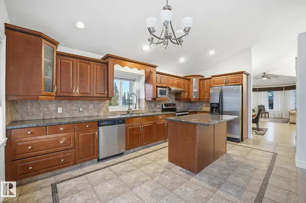 1324 70 ST SW, Edmonton, AB T6X 1K9