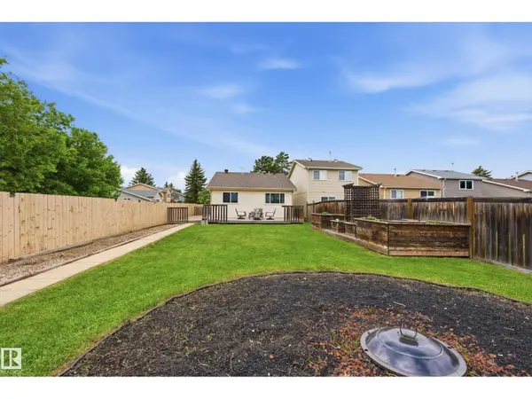 2103 53 ST NW, Edmonton, AB T6L4T8