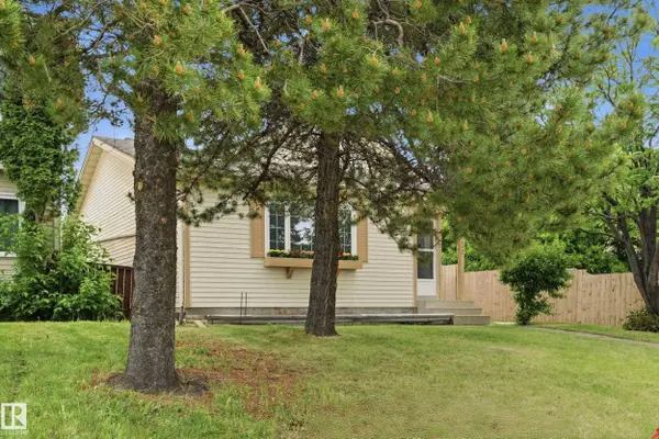 2103 53 ST NW, Edmonton, AB T6L 4T8