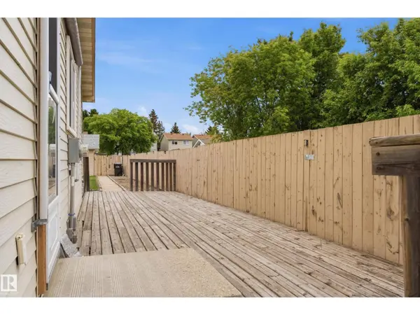 2103 53 ST NW, Edmonton, AB T6L4T8
