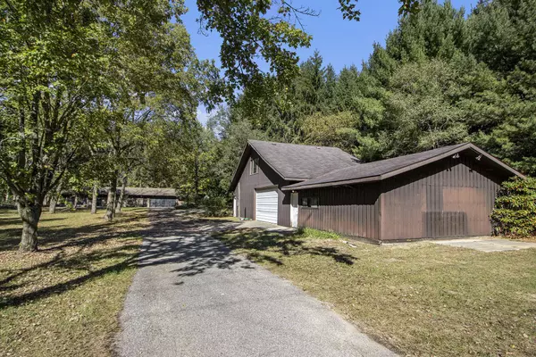 23424 38th Avenue, Mattawan, MI 49071