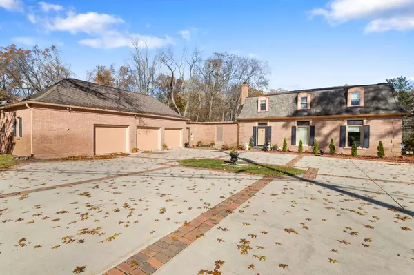 1818 Greenbriar Drive, Portage, MI 49024