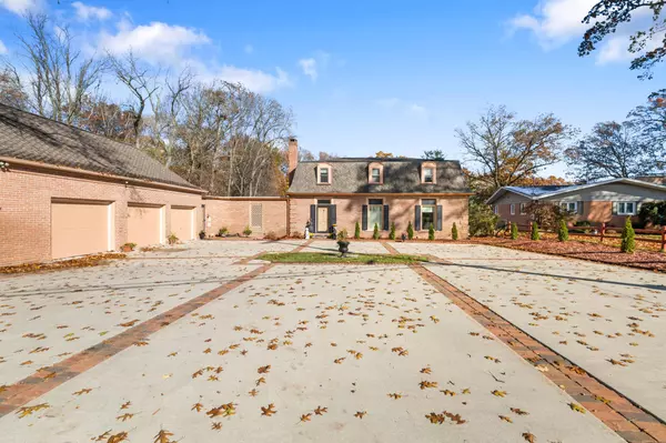 1818 Greenbriar Drive, Portage, MI 49024