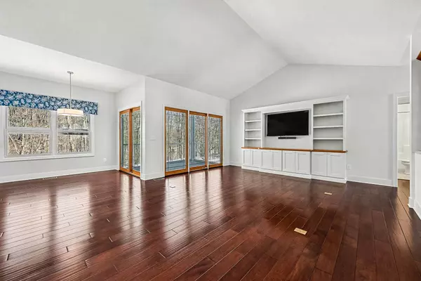 1164 Hawkins Court, Kalamazoo, MI 49009