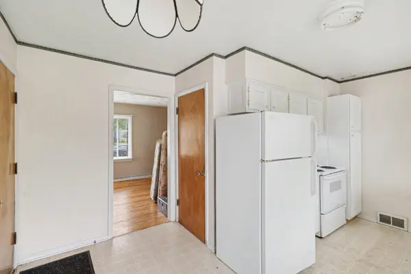 1705 Roseland Avenue, Kalamazoo, MI 49001