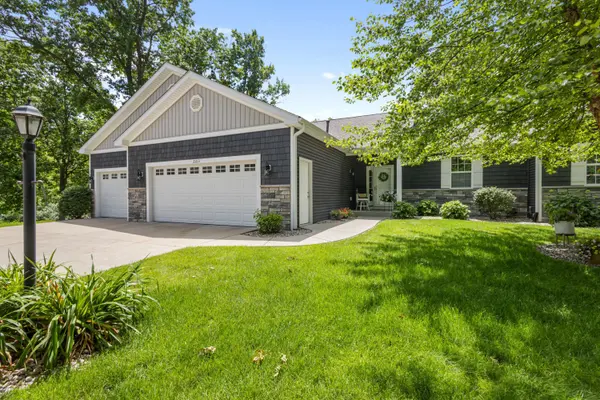 2213 Hunters Pond, Kalamazoo, MI 49048
