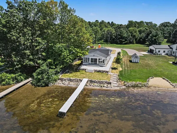 52070 Lake Avenue, Three Rivers, MI 49093