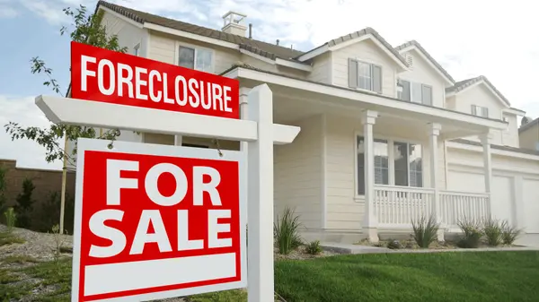 Thinking About Buying a Foreclosure?,Paul Fedynich