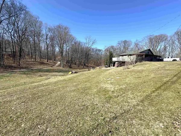 7427 N Red Hill Road, Ellettsville, IN 47429
