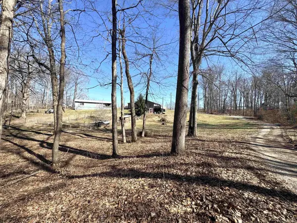 7427 N Red Hill Road, Ellettsville, IN 47429