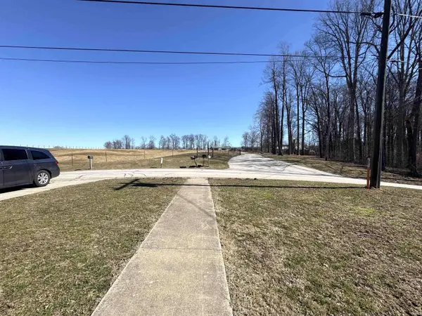 7427 N Red Hill Road, Ellettsville, IN 47429