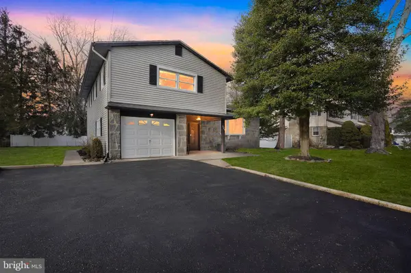 323 PARRY RD, Cinnaminson, NJ 08077