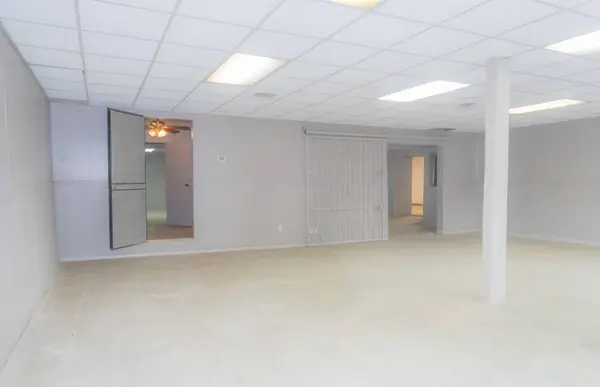 905 Ruiz St, San Antonio, TX 78207-1639